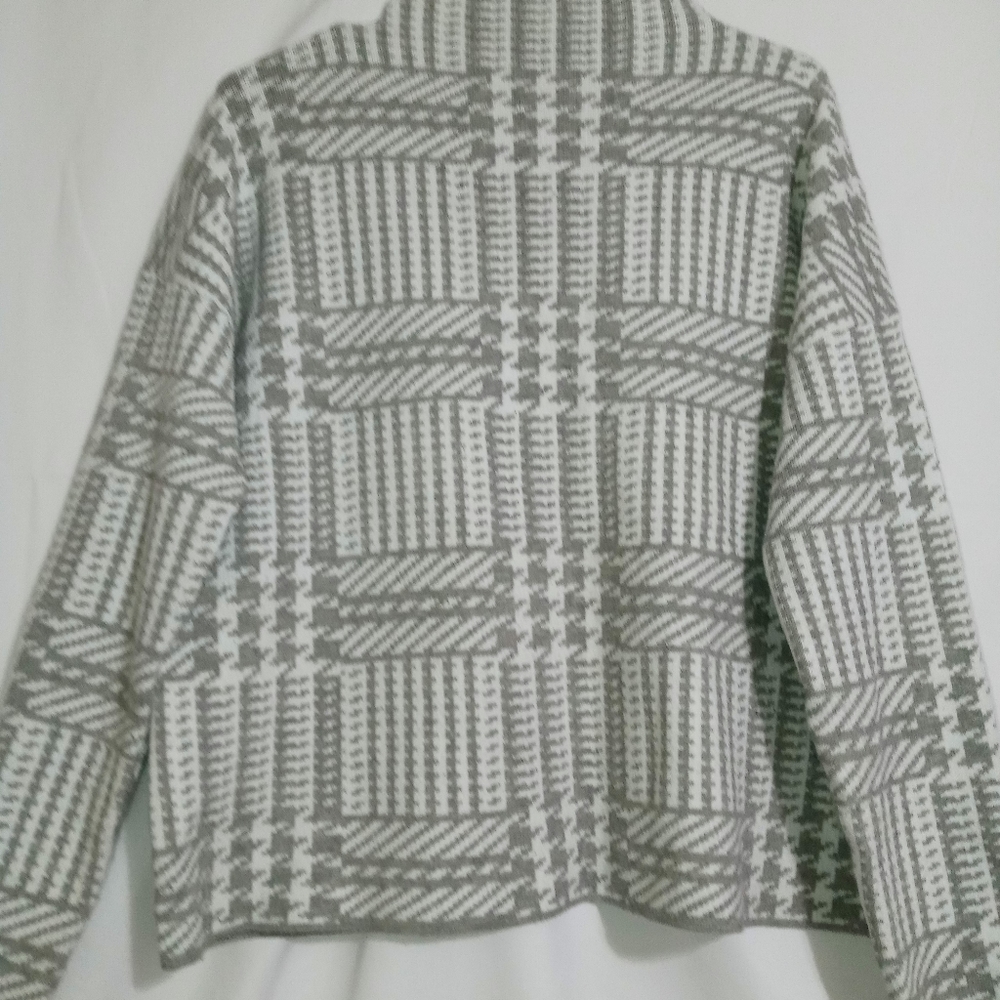 Max Studio Sweater - image 1